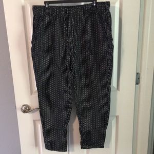 Old navy, nwot, lined cloth joggers. Size large